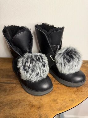 UGG ISLEY WATERPROOF Black 1018605 Women’s Size 10